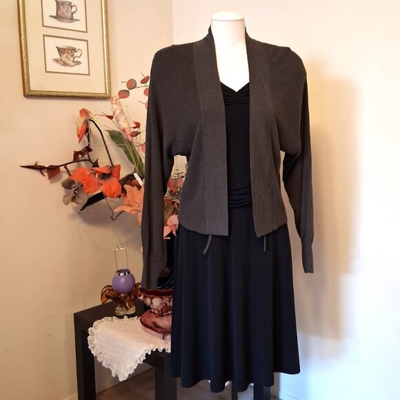 NWOT Woman's Stills Shrugs Batwing Sleeves Gray Cardigan Knitwear Sweater 6 S - Picture 9 of 10